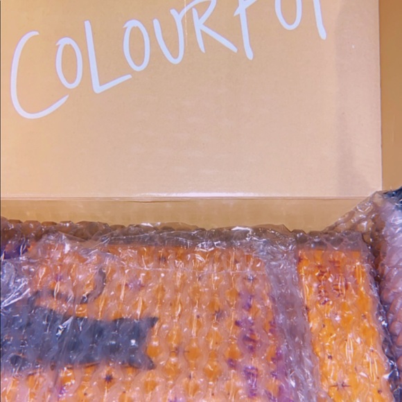 Colourpop x Disney licensed Hocus Pocus Flirty Witch Sarah Collection - Picture 8 of 14